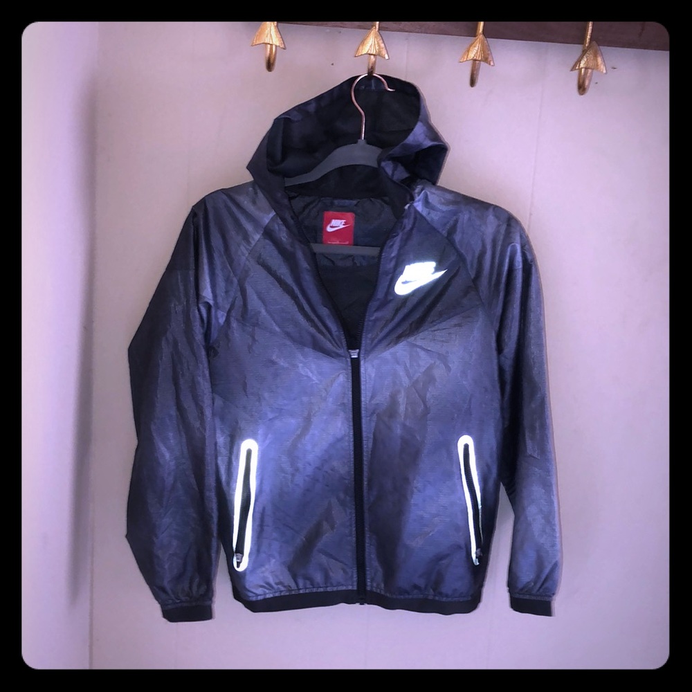 NWOT NIKE Windbreaker